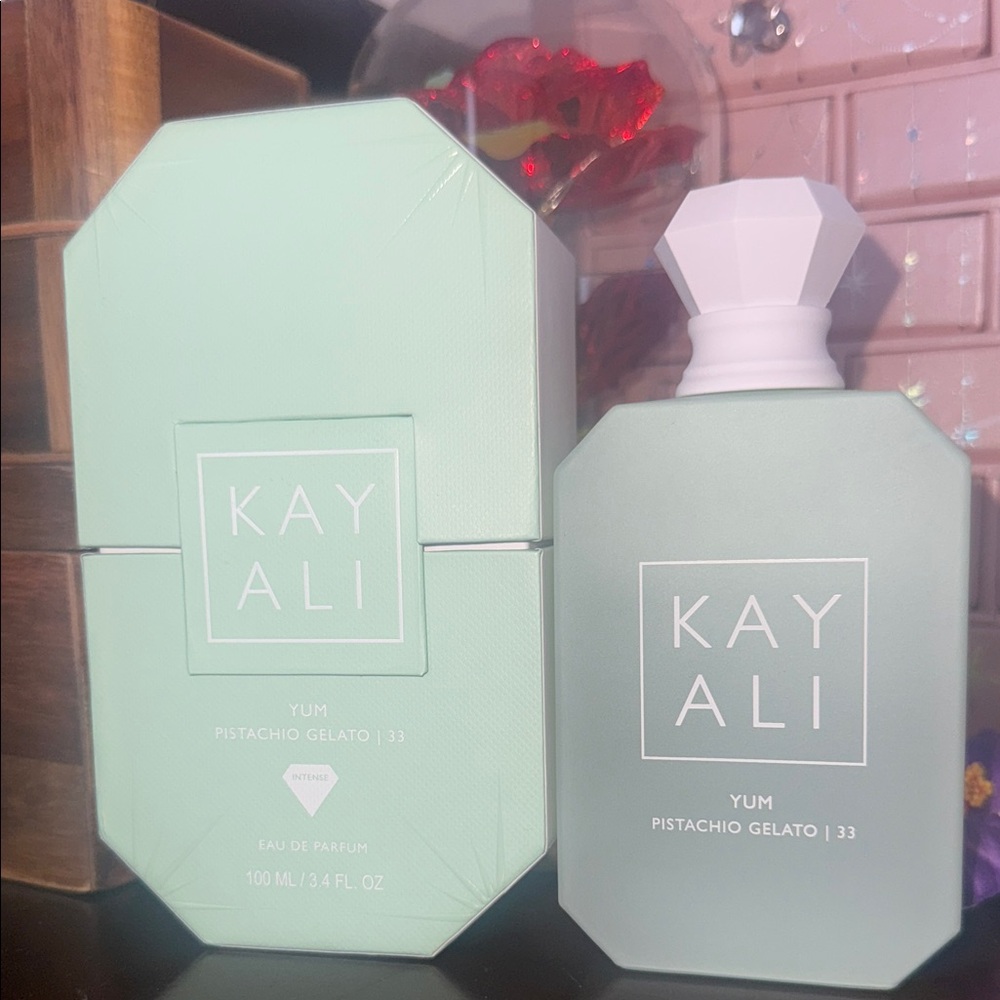 Kayali Yum Pistachio Gelato Eau de Parfum - Mint Green